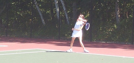 Women's Tennis Sweeps Becker, 9-0