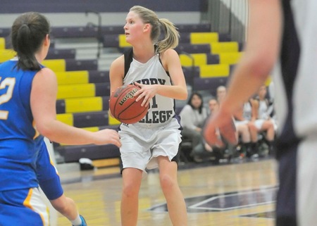 Women's Basketball Knocked Off 55-42 by Visiting Framingham State