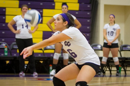 Women's Volleyball Tripped Up 3-0 at Mitchell College